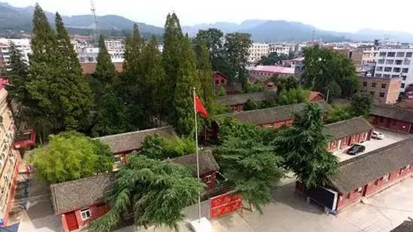王牌說(shuō)城||盧氏模式解讀|從“困難戶”到“模范生”盧氏蝶變靠三把金鑰匙