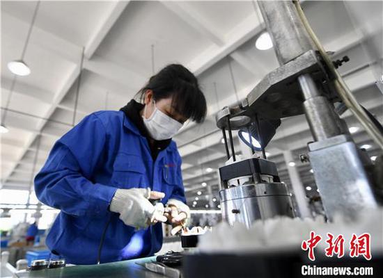 杭州一企業(yè)恢復(fù)生產(chǎn)。余杭區(qū)委宣傳部供圖